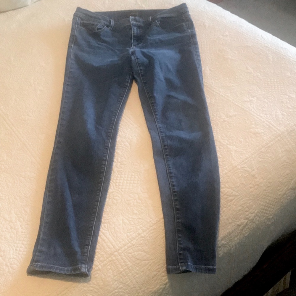 Ann Taylor Straight Leg Jeans 👖✨
